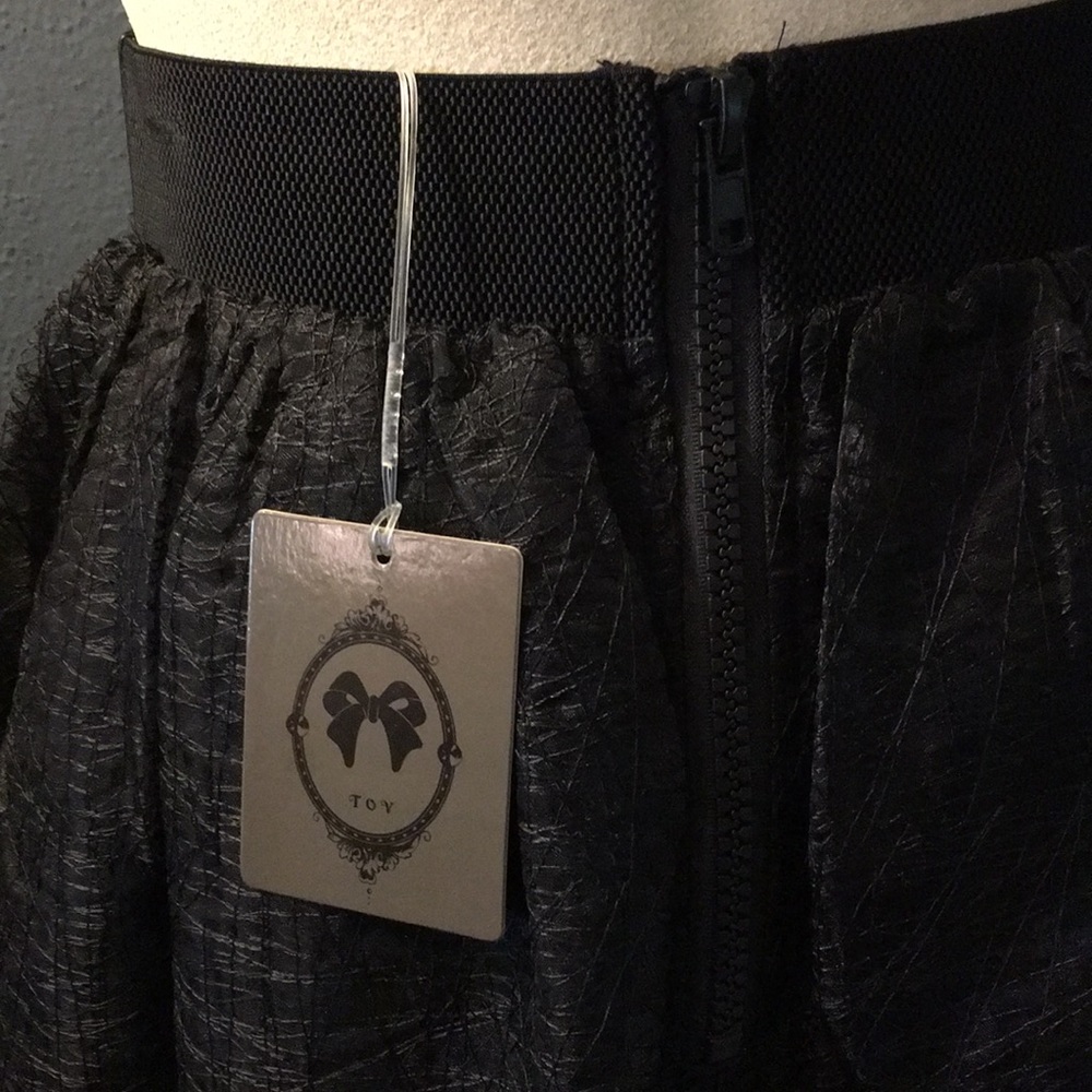 Mesh Layered Full Skirt - Picture 4 of 8